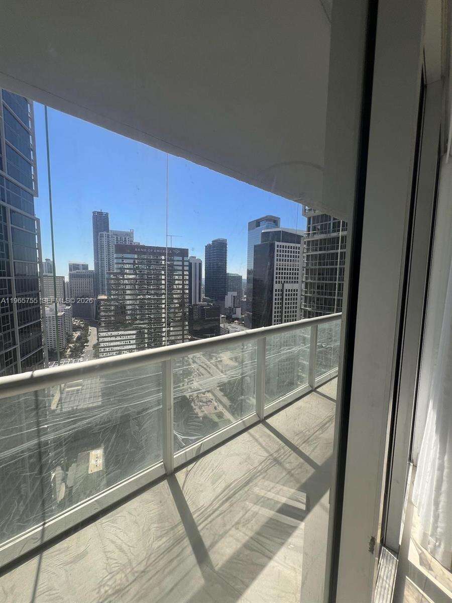 Icon Brickell 1 at 475 Brickell Ave, Miami, FL 33131 - For Rent photo 20