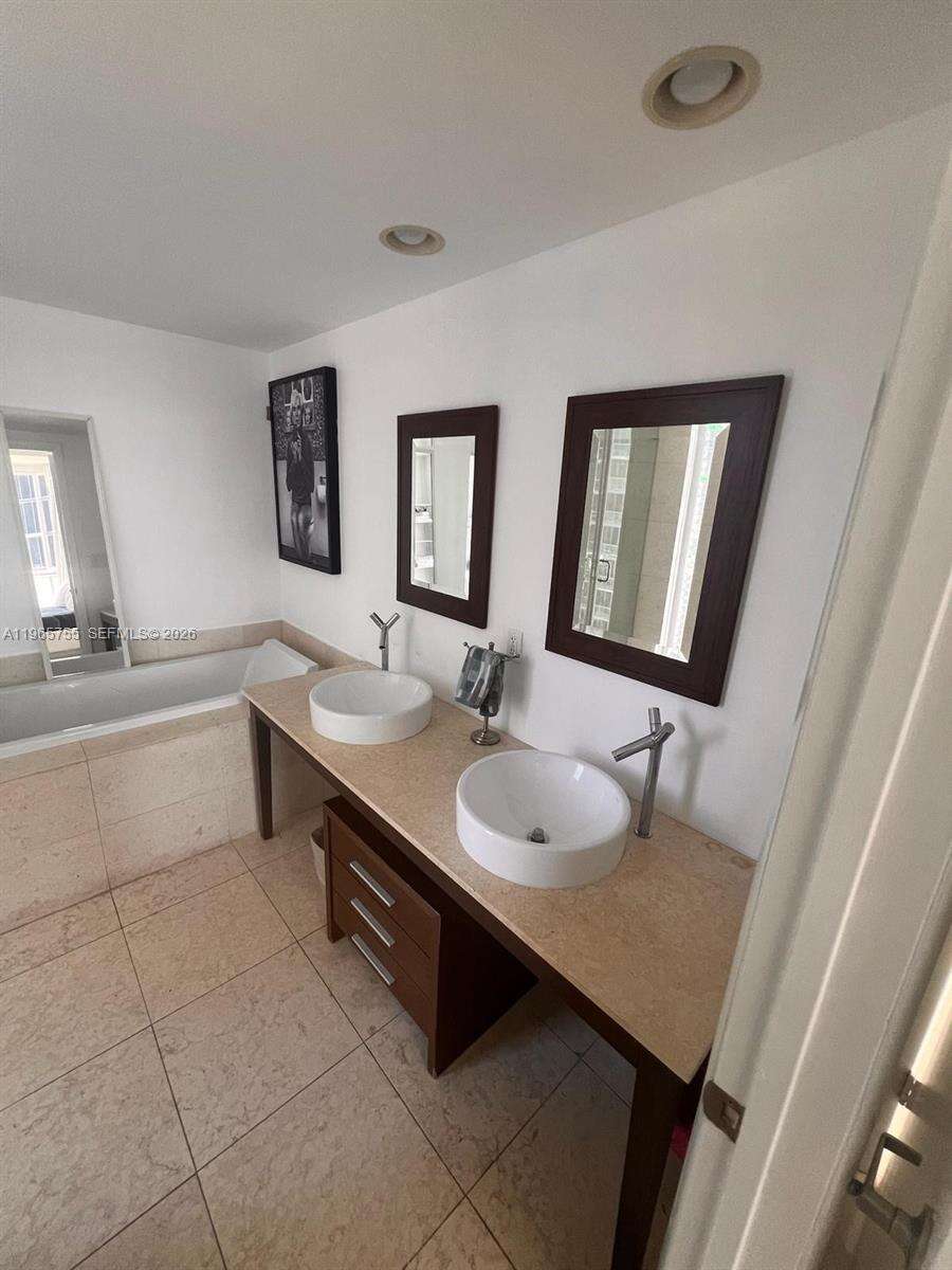 Icon Brickell 1 at 475 Brickell Ave, Miami, FL 33131 - For Rent photo 24
