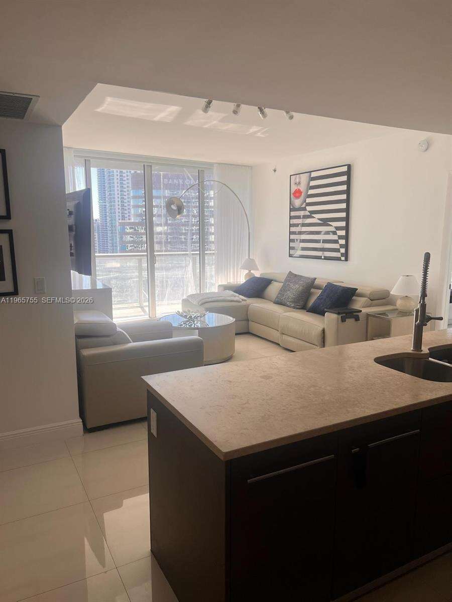 Icon Brickell 1 at 475 Brickell Ave, Miami, FL 33131 - For Rent photo 7