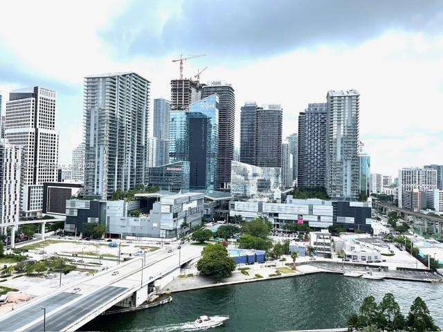 Wind By Neo at 350 Miami Ave, Miami, FL 33130 - For Rent photo 2