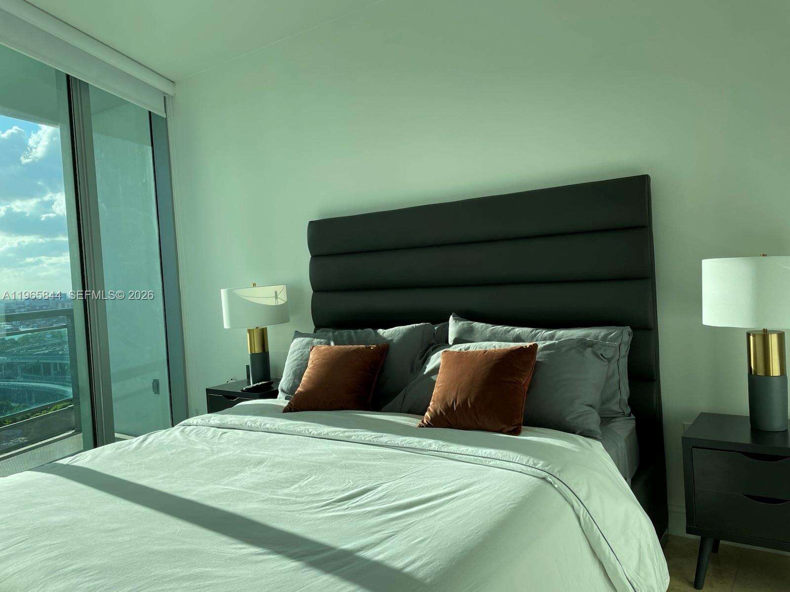Wind By Neo at 350 Miami Ave, Miami, FL 33130 - For Rent photo 11