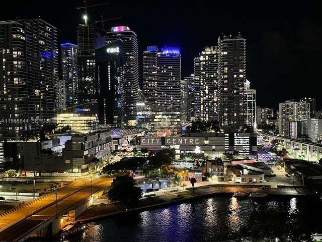 Wind By Neo at 350 Miami Ave, Miami, FL 33130 - For Rent photo 3
