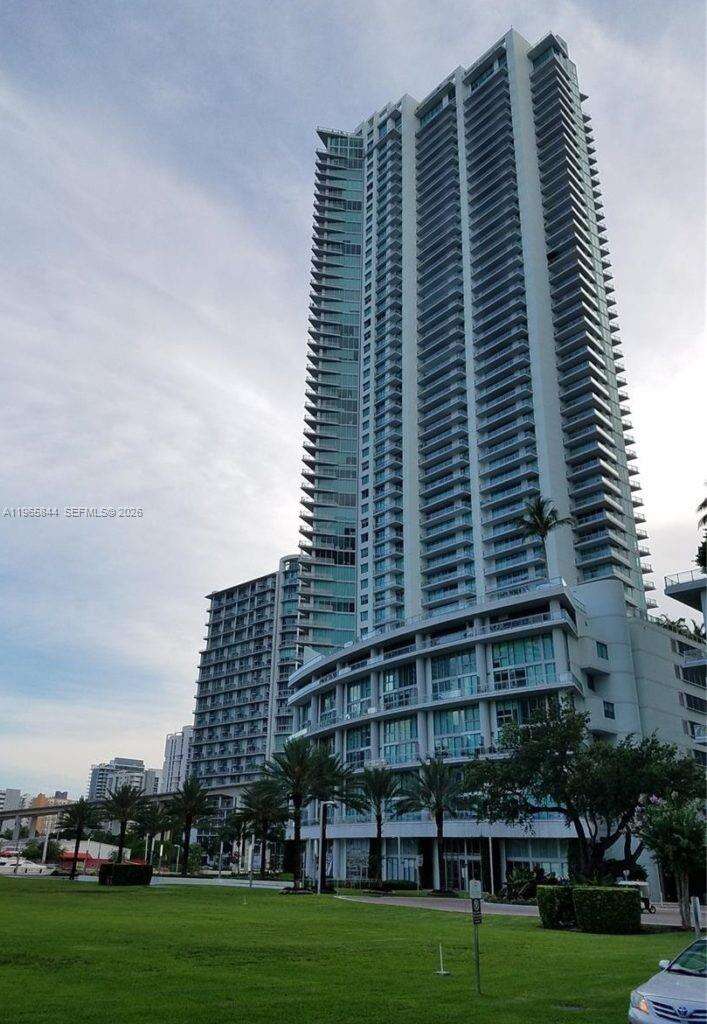 Wind By Neo at 350 Miami Ave, Miami, FL 33130 - For Rent photo 24