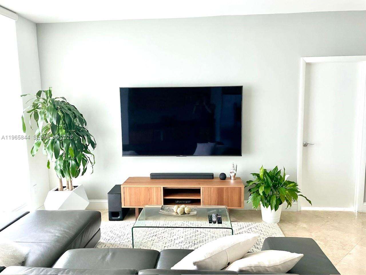 Wind By Neo at 350 Miami Ave, Miami, FL 33130 - For Rent photo 8