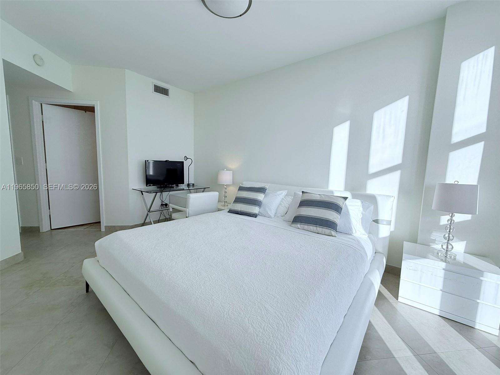 Trump Royale at 18201 Collins Ave, Sunny Isles Beach, FL 33160 - For Rent photo 31