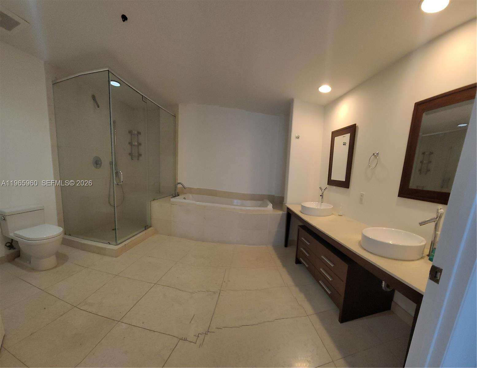 Icon Brickell 1 at 475 Brickell Ave, Miami, FL 33131 - For Rent photo 2