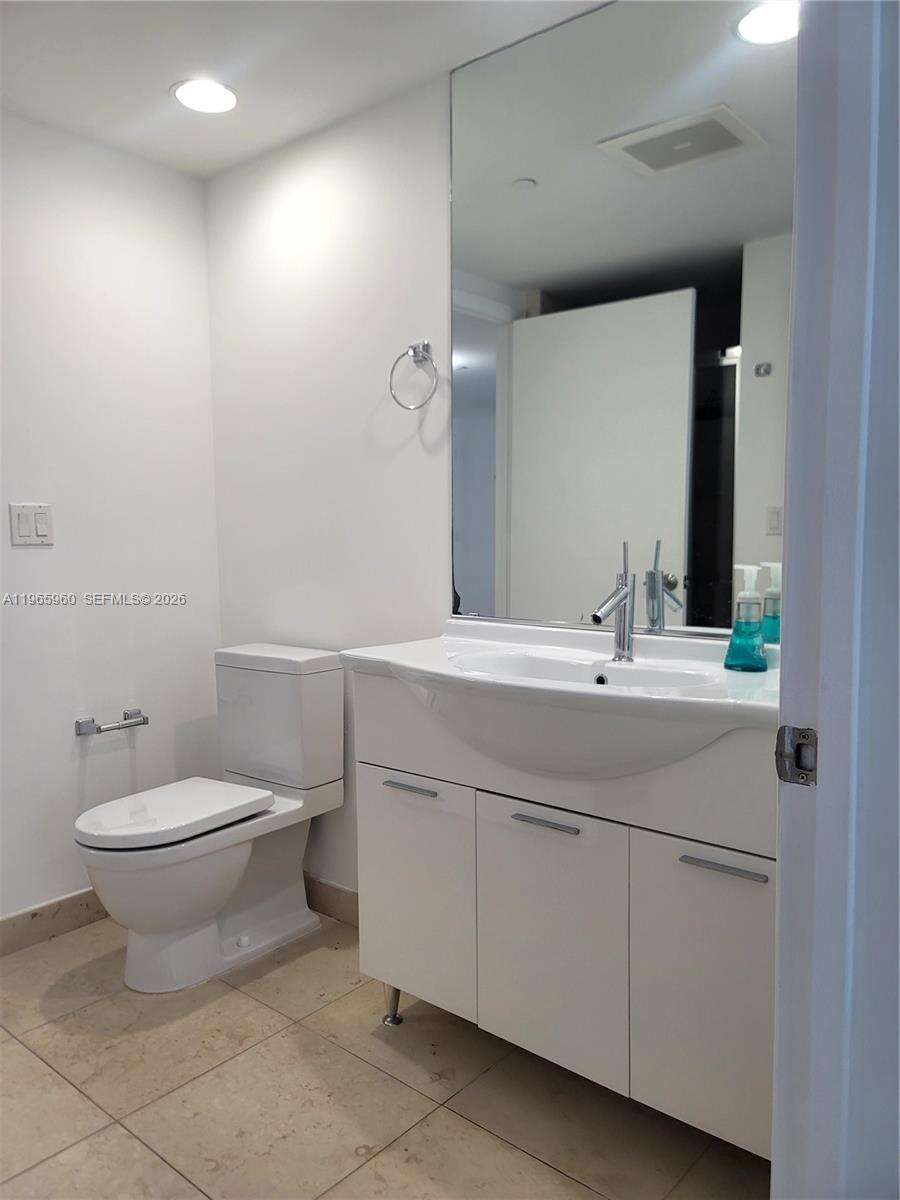 Icon Brickell 1 at 475 Brickell Ave, Miami, FL 33131 - For Rent photo 12