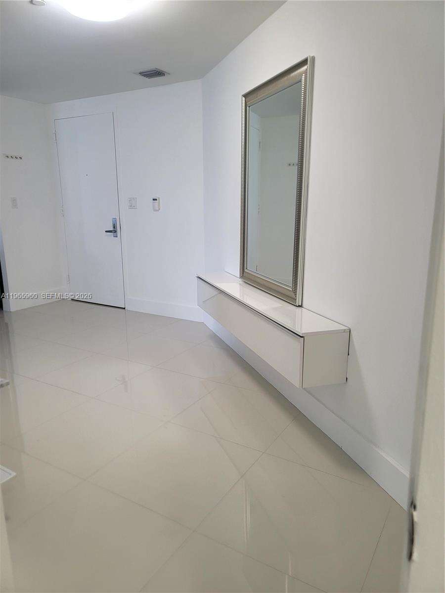 Icon Brickell 1 at 475 Brickell Ave, Miami, FL 33131 - For Rent photo 14