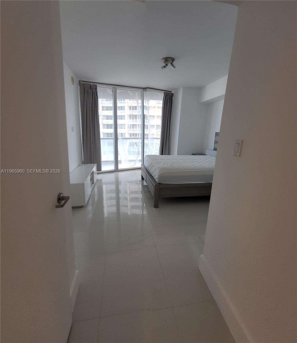 Icon Brickell 1 at 475 Brickell Ave, Miami, FL 33131 - For Rent photo 5