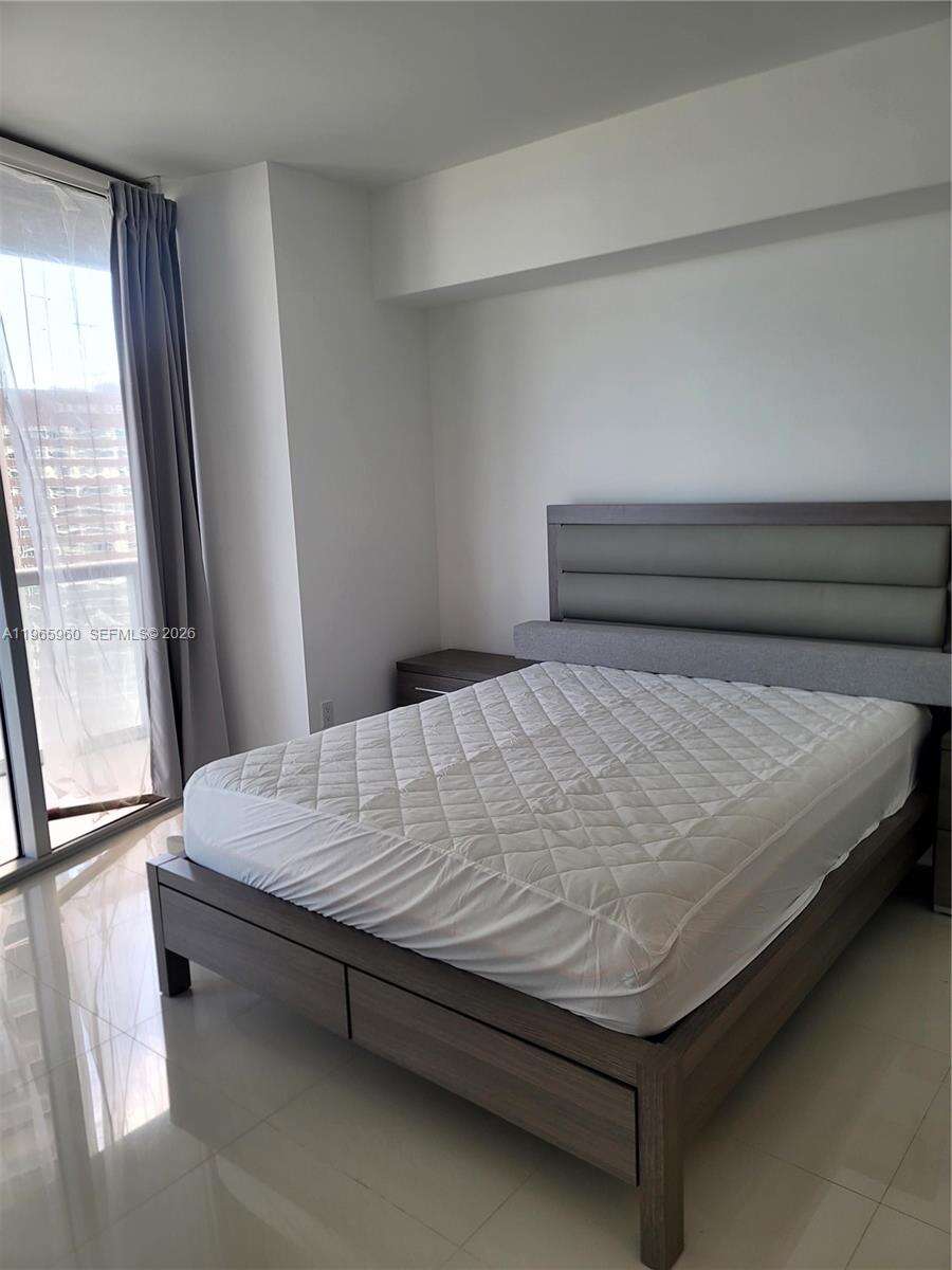 Icon Brickell 1 at 475 Brickell Ave, Miami, FL 33131 - For Rent photo 6