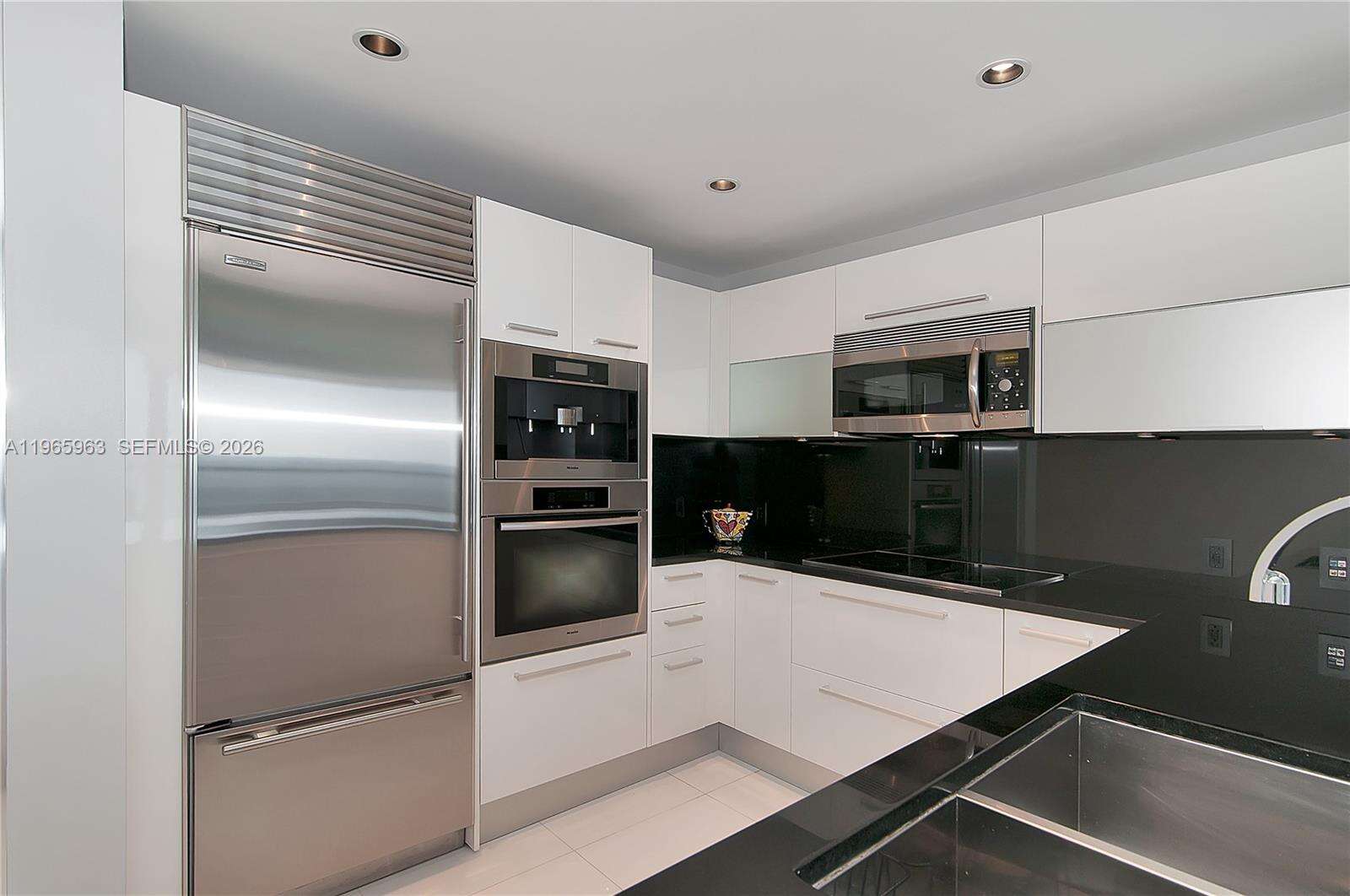 Jade Ocean at 17121 Collins Ave, Sunny Isles Beach, FL 33160 - For Rent photo 17