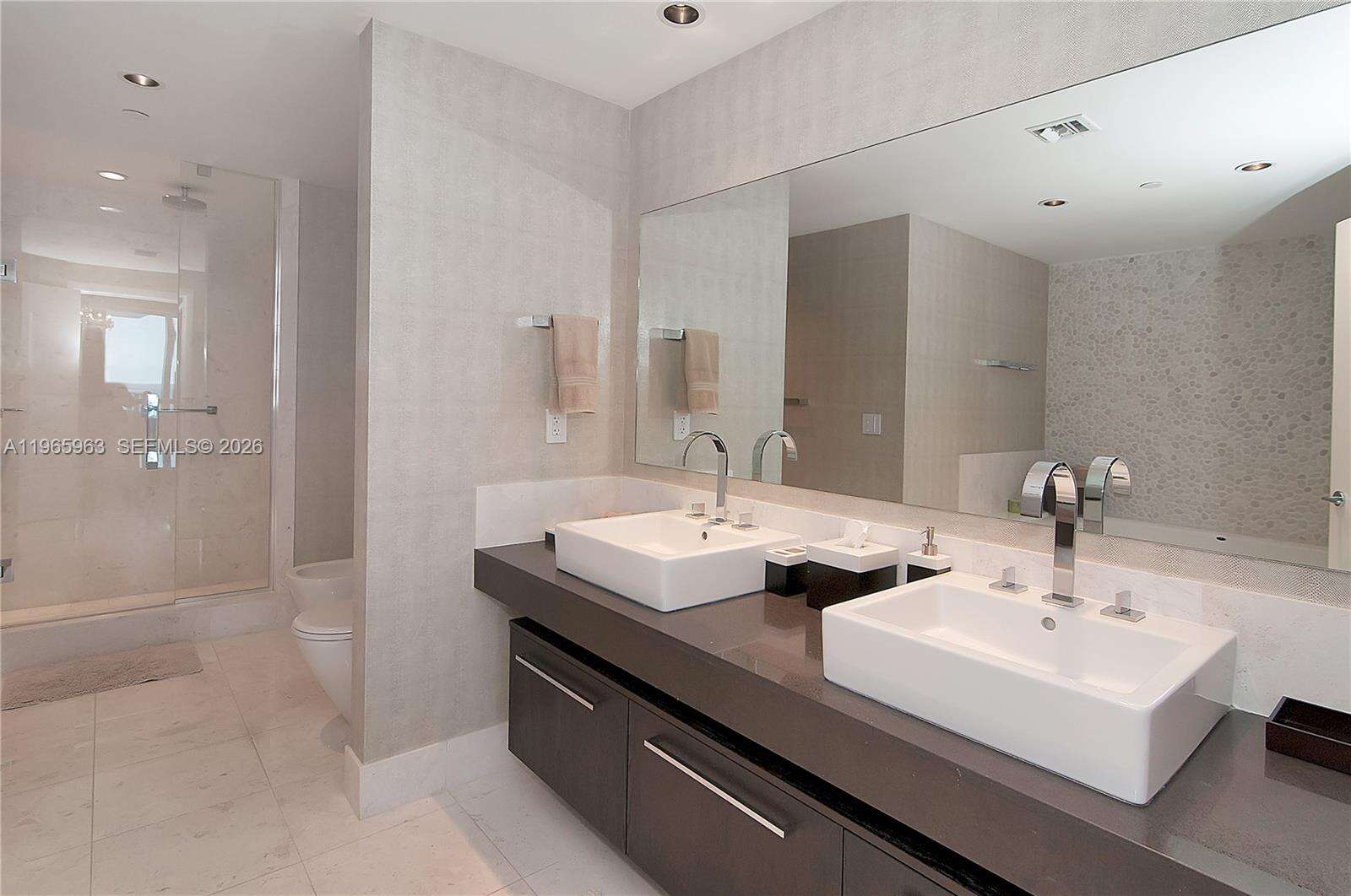 Jade Ocean at 17121 Collins Ave, Sunny Isles Beach, FL 33160 - For Rent photo 25