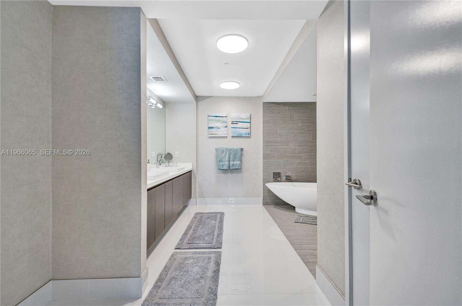 Parque Towers at 300 Sunny Isles Blvd, Sunny Isles Beach, FL 33160 - For Rent photo 25