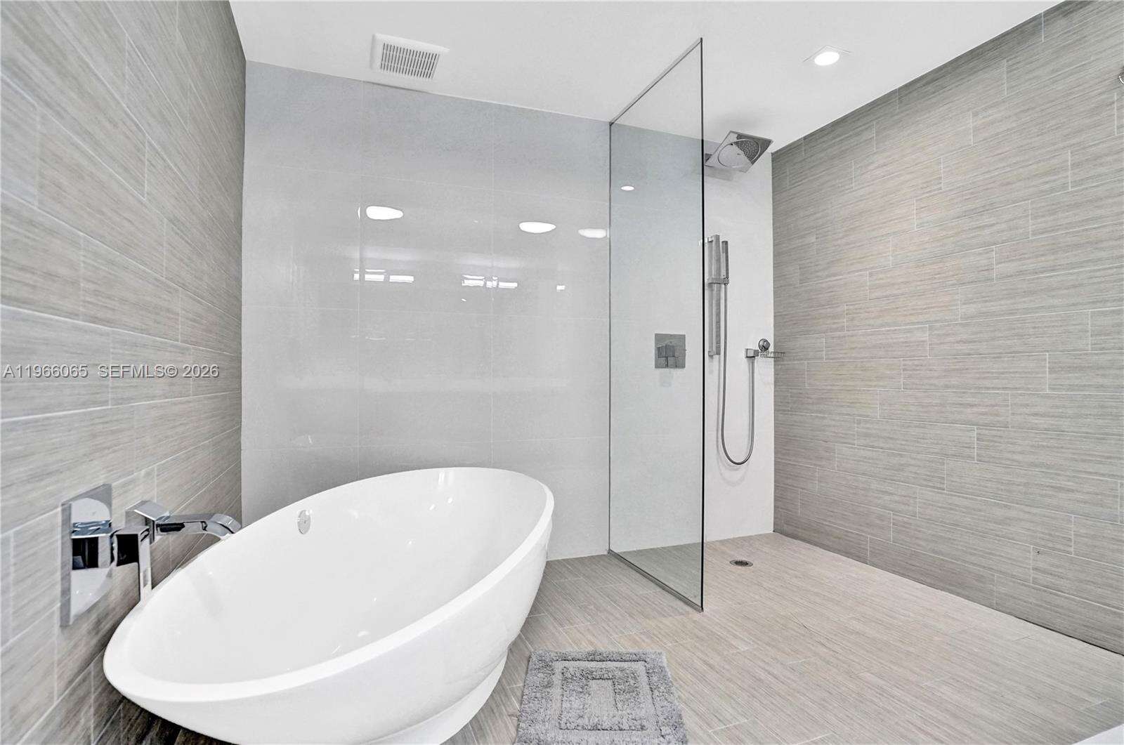 Parque Towers at 300 Sunny Isles Blvd, Sunny Isles Beach, FL 33160 - For Rent photo 29
