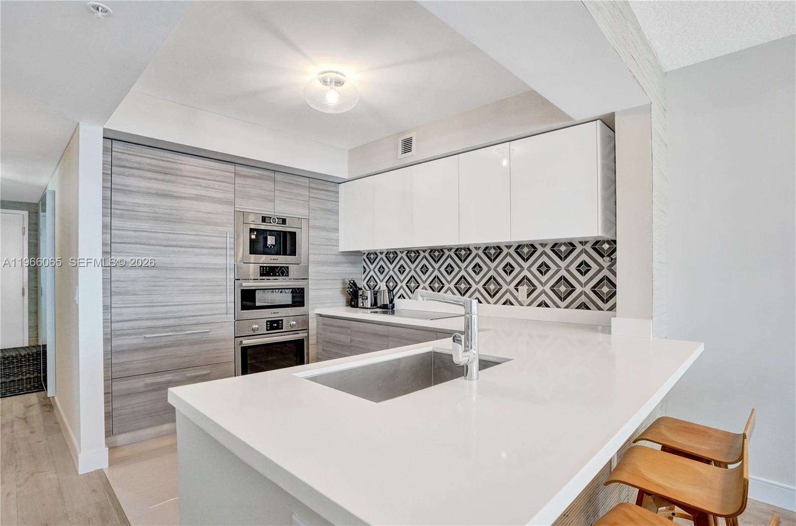 Parque Towers at 300 Sunny Isles Blvd, Sunny Isles Beach, FL 33160 - For Rent photo 5