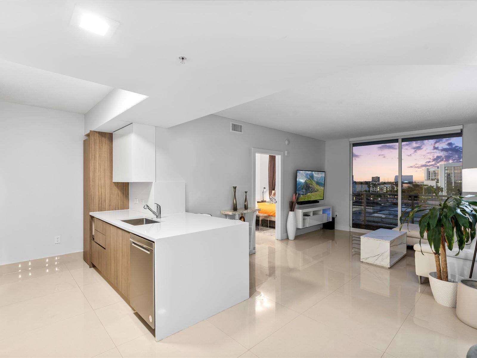 Venture at 18800 29, Aventura, FL 33180 - For Rent photo 2