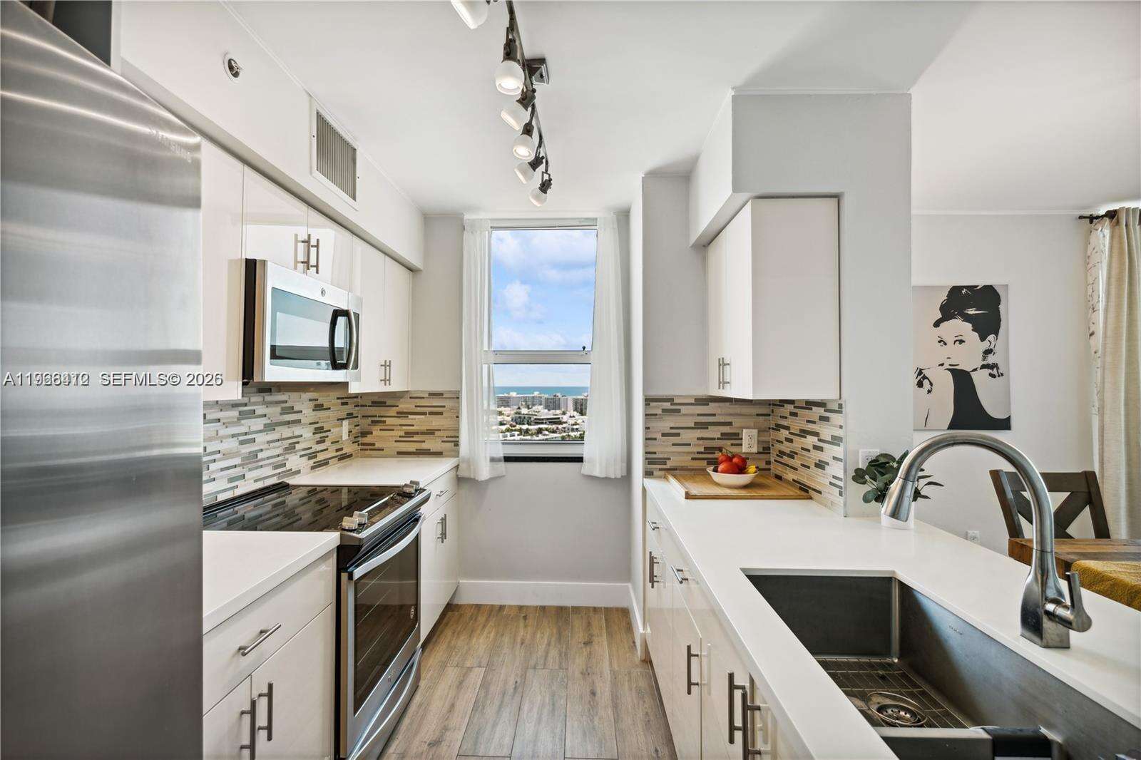 Yacht Club At Portofino at 90 Alton Rd, Miami Beach, FL 33139 - For Rent photo 8