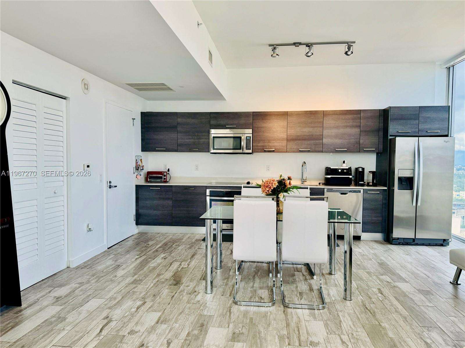 Centro at Miami, FL 33131 - For Rent photo 7