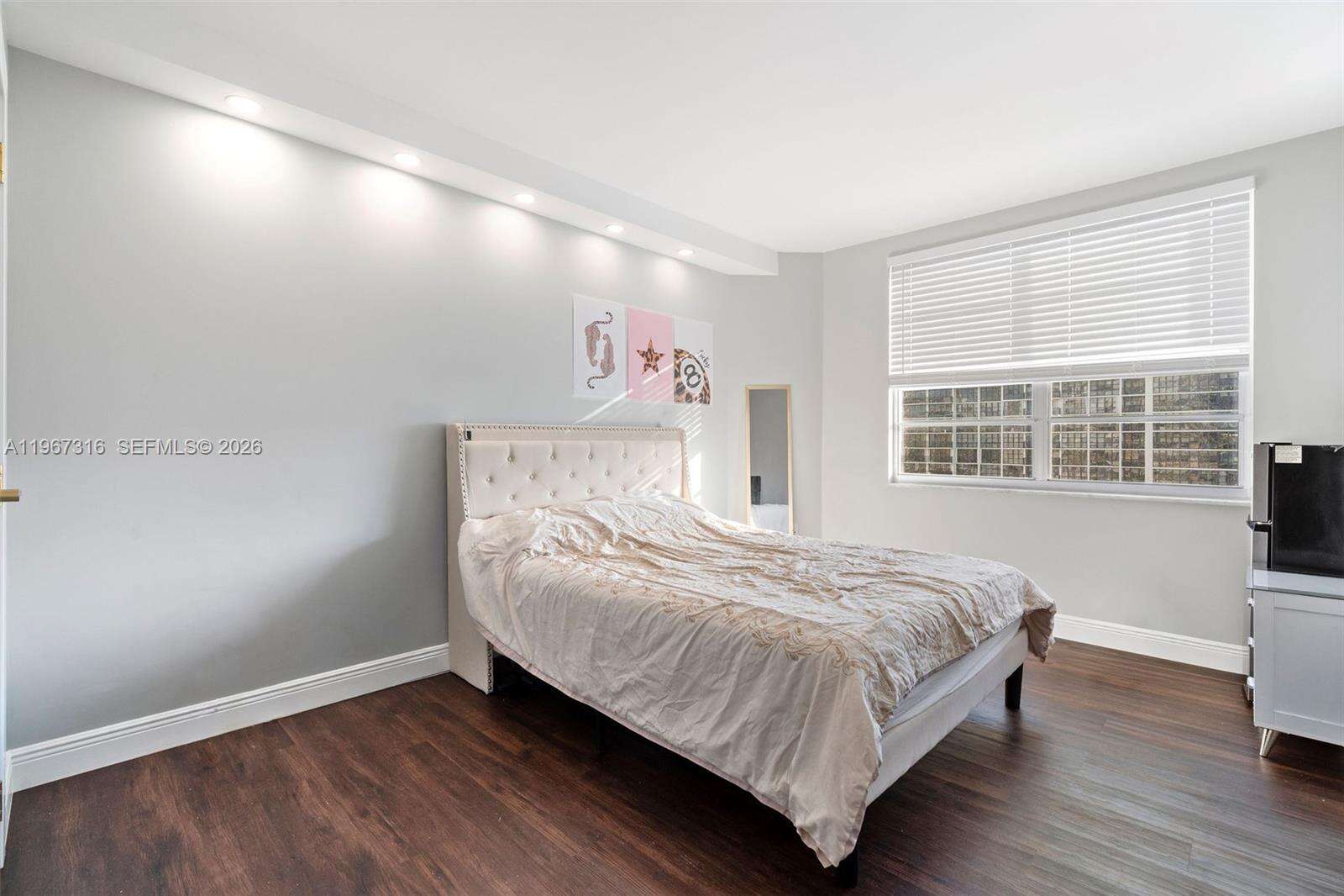 The Hemispheres at 1985 Ocean Dr, Hallandale Beach, FL 33009 - For Rent photo 18
