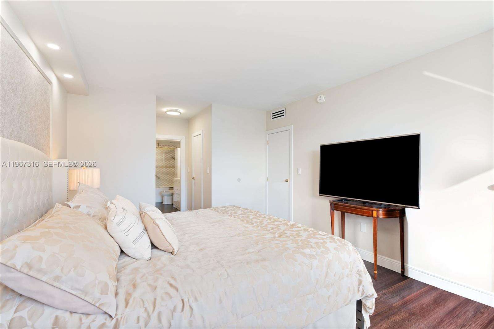The Hemispheres at 1985 Ocean Dr, Hallandale Beach, FL 33009 - For Rent photo 9