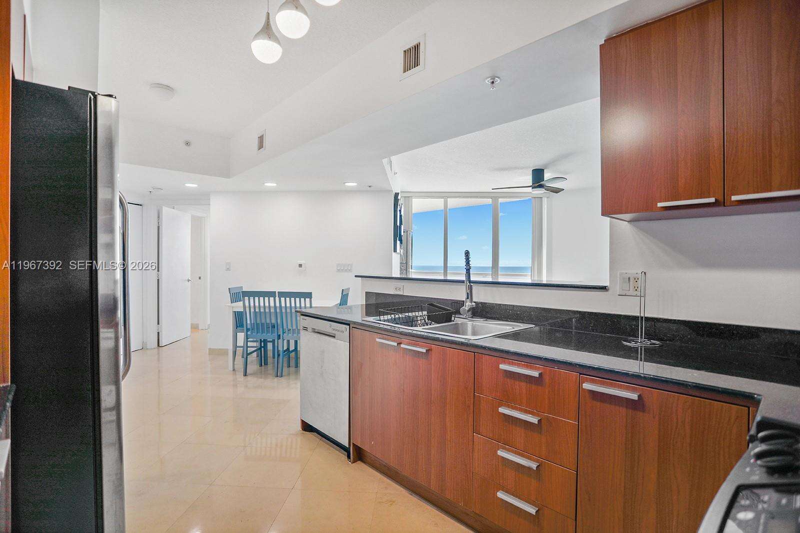 La Perla at 16699 Collins Ave, Sunny Isles Beach, FL 33160 - For Rent photo 12