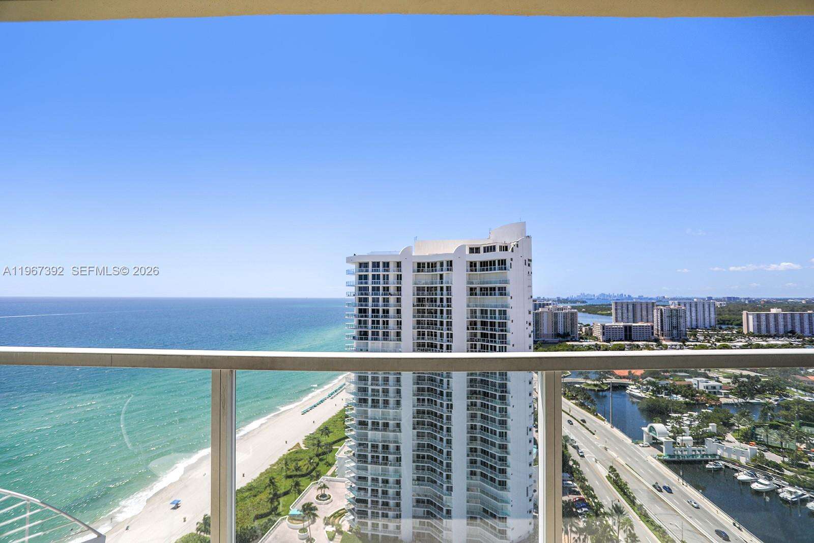 La Perla at 16699 Collins Ave, Sunny Isles Beach, FL 33160 - For Rent photo 20