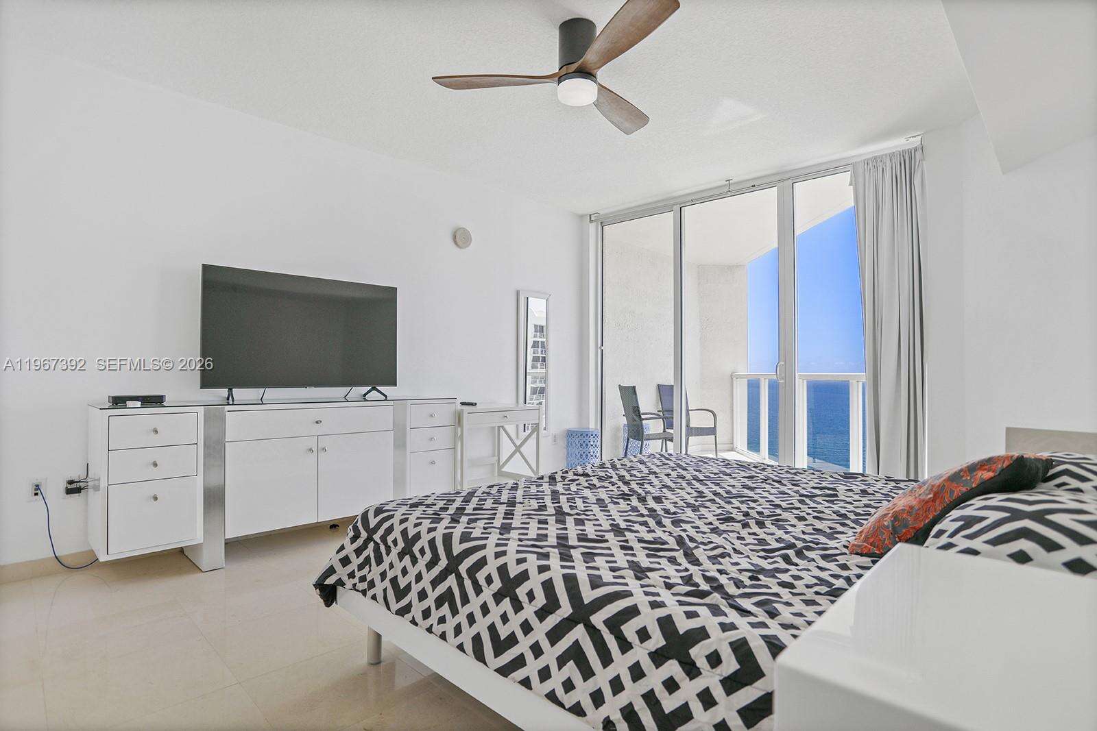 La Perla at 16699 Collins Ave, Sunny Isles Beach, FL 33160 - For Rent photo 26