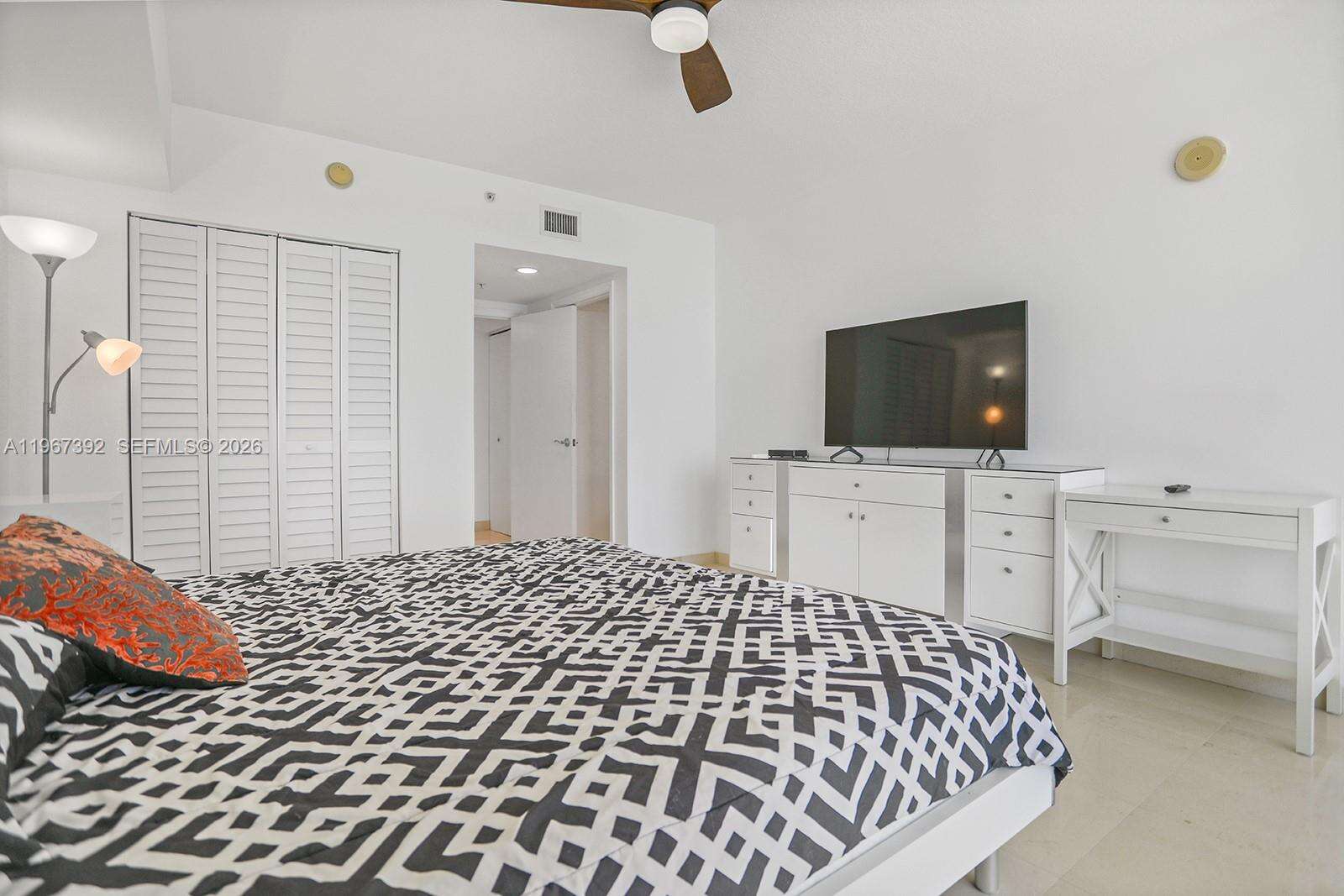 La Perla at 16699 Collins Ave, Sunny Isles Beach, FL 33160 - For Rent photo 27