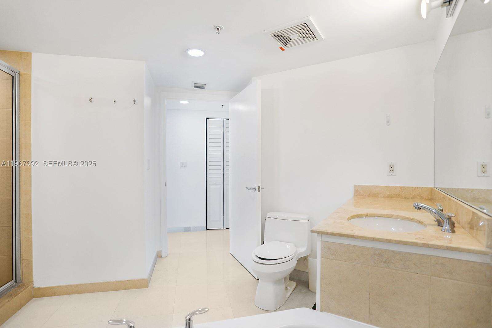 La Perla at 16699 Collins Ave, Sunny Isles Beach, FL 33160 - For Rent photo 30