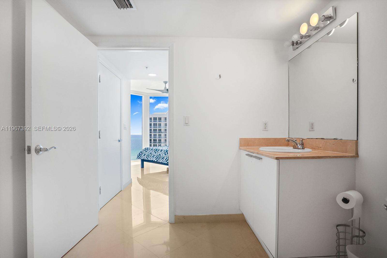 La Perla at 16699 Collins Ave, Sunny Isles Beach, FL 33160 - For Rent photo 31