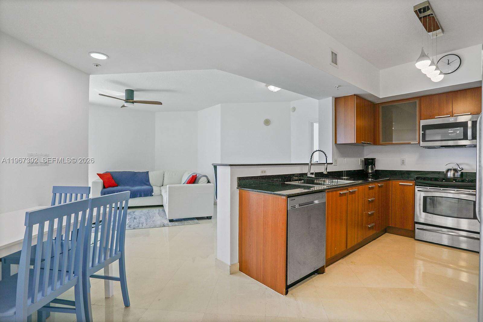 La Perla at 16699 Collins Ave, Sunny Isles Beach, FL 33160 - For Rent photo 6
