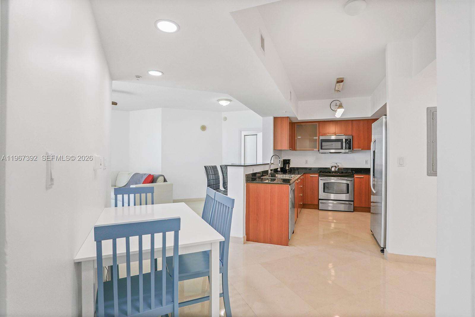 La Perla at 16699 Collins Ave, Sunny Isles Beach, FL 33160 - For Rent photo 7