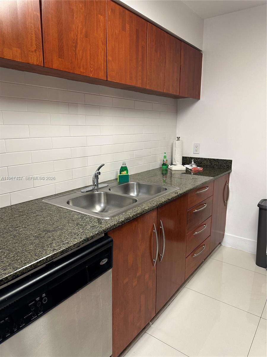The Club At Brickell Bay at 1200 Brickell Bay Dr, Miami, FL 33131 - For Rent photo 8