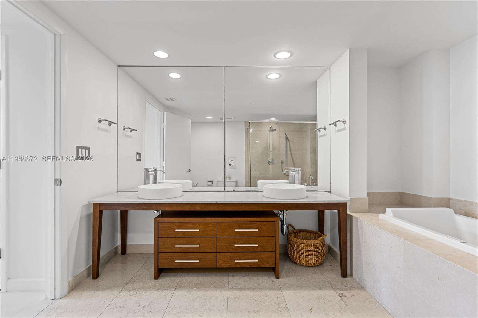 Icon Brickell 2 at 495 Brickell Ave, Miami, FL 33131 - For Rent photo 27