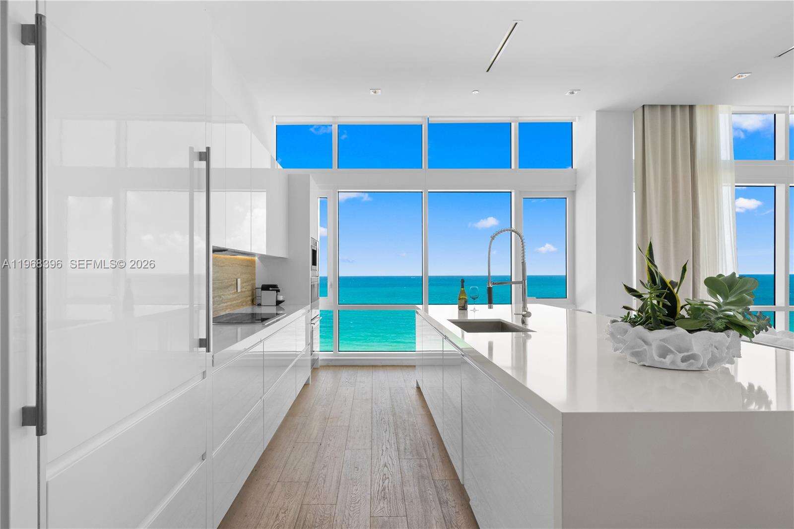 1 Hotel & Homes at 102 24 St, Miami Beach, FL 33139 - For Rent photo 1