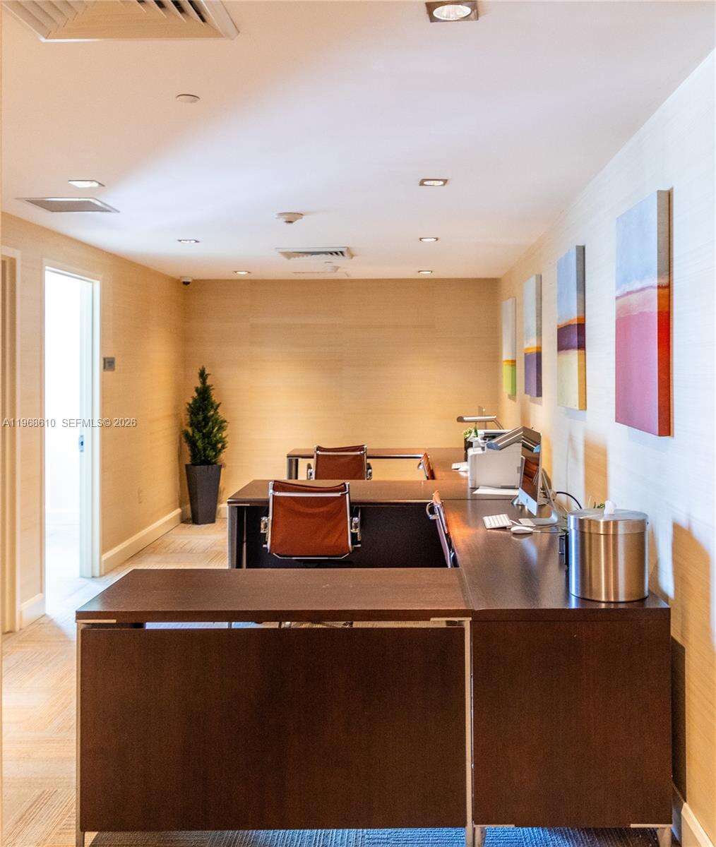 The Plaza On Brickell East at 950 Brickell Bay Dr, Miami, FL 33131 - For Rent photo 18