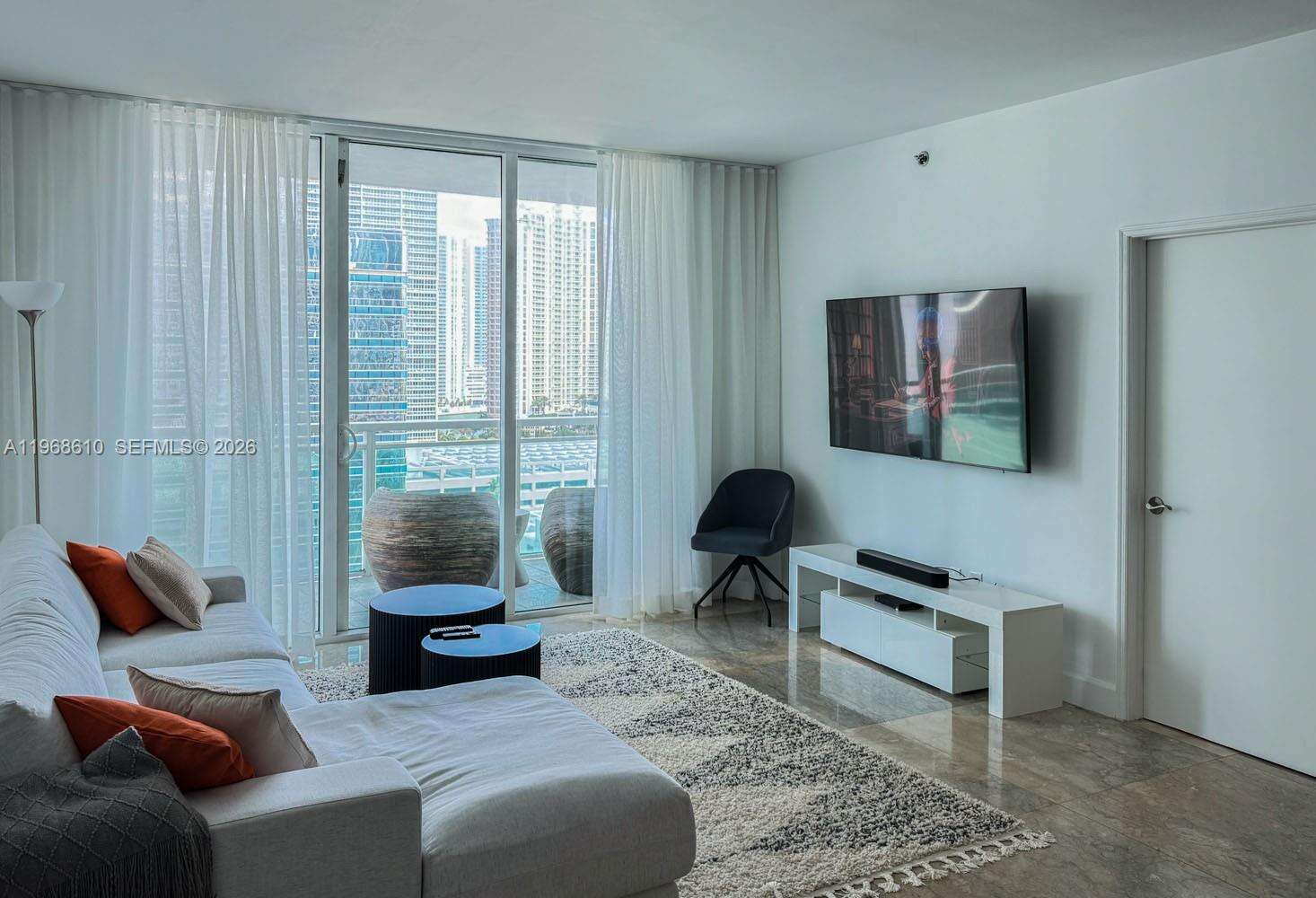 The Plaza On Brickell East at 950 Brickell Bay Dr, Miami, FL 33131 - For Rent photo 3