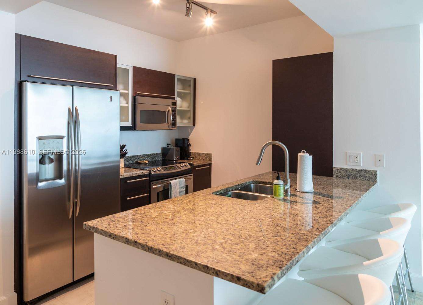 The Plaza On Brickell East at 950 Brickell Bay Dr, Miami, FL 33131 - For Rent photo 5