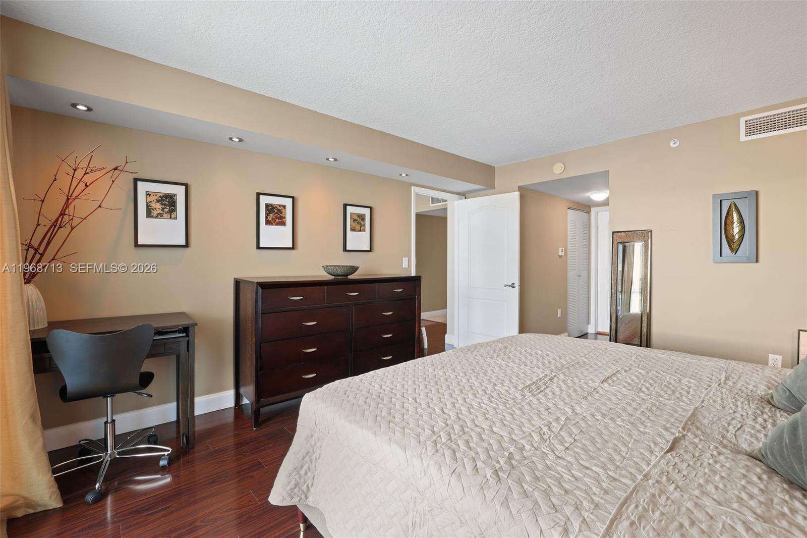 Skyline On Brickell at 2101 Brickell Ave, Miami, FL 33129 - For Rent photo 17