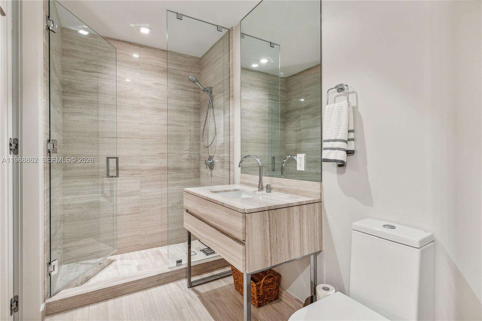 Armani Casa at 18975 Collins Ave, Sunny Isles Beach, FL 33160 - For Rent photo 25