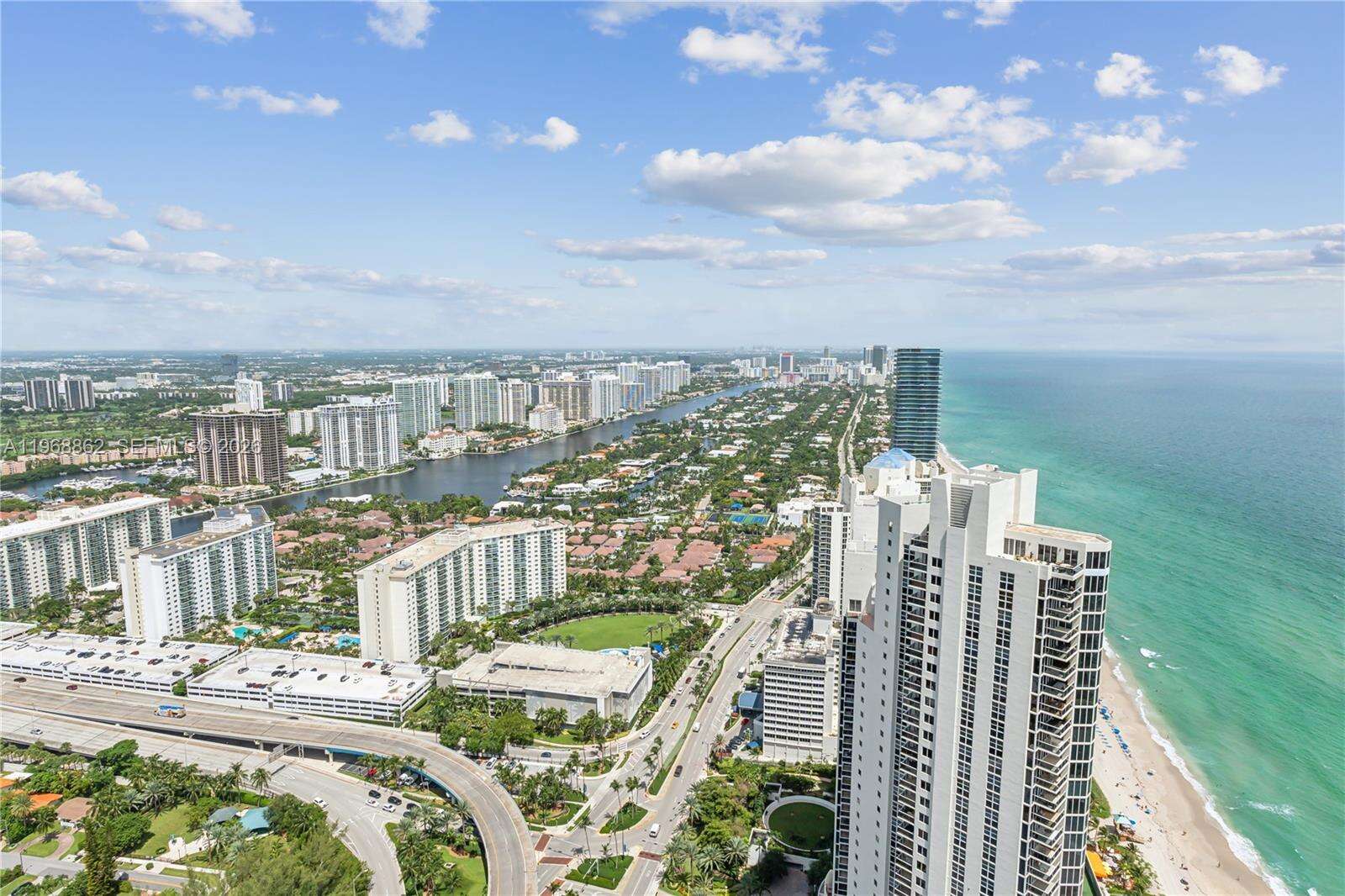 Armani Casa at 18975 Collins Ave, Sunny Isles Beach, FL 33160 - For Rent photo 6