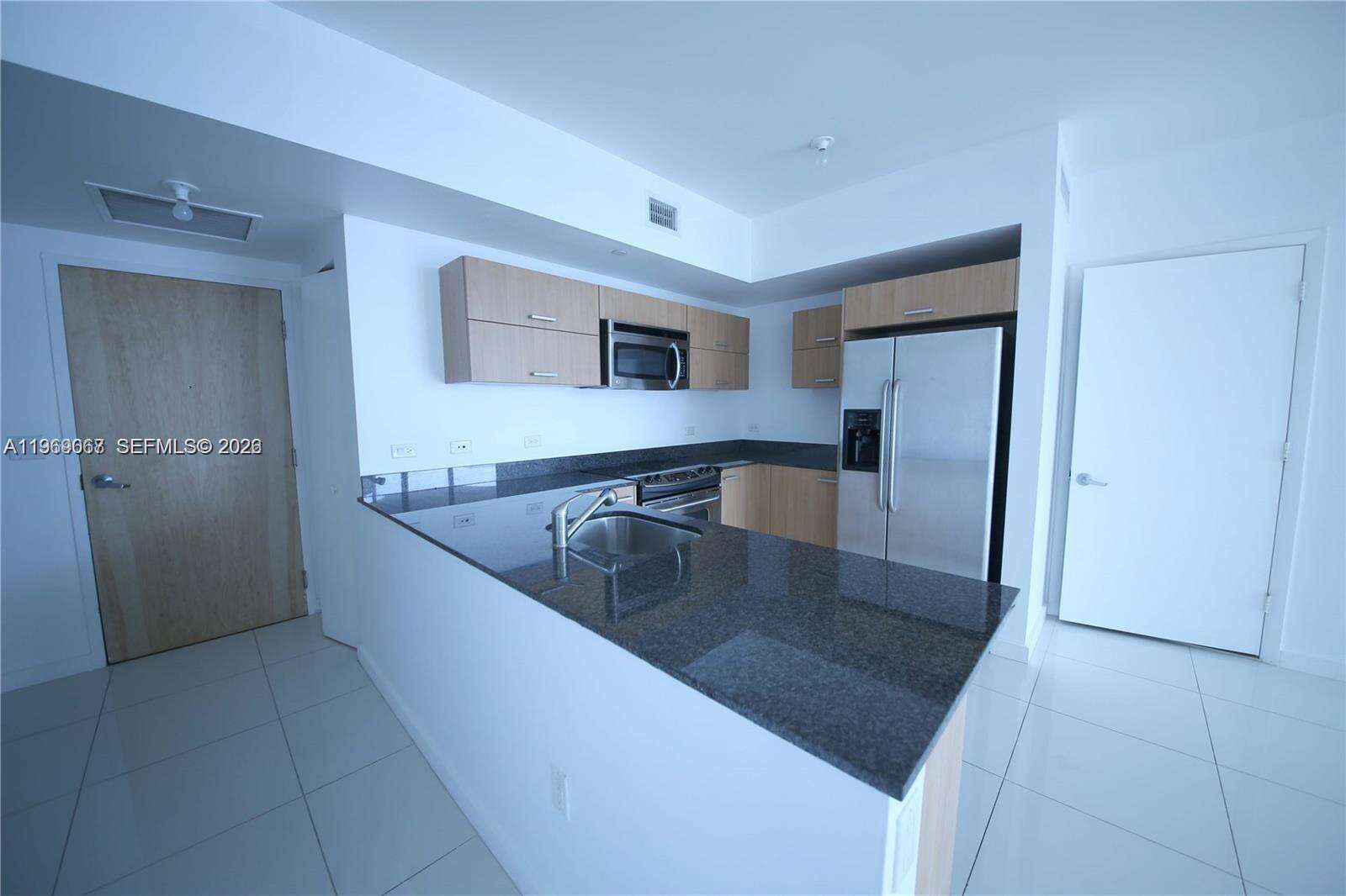 Wind By Neo at 350 Miami Ave, Miami, FL 33130 - For Rent photo 2