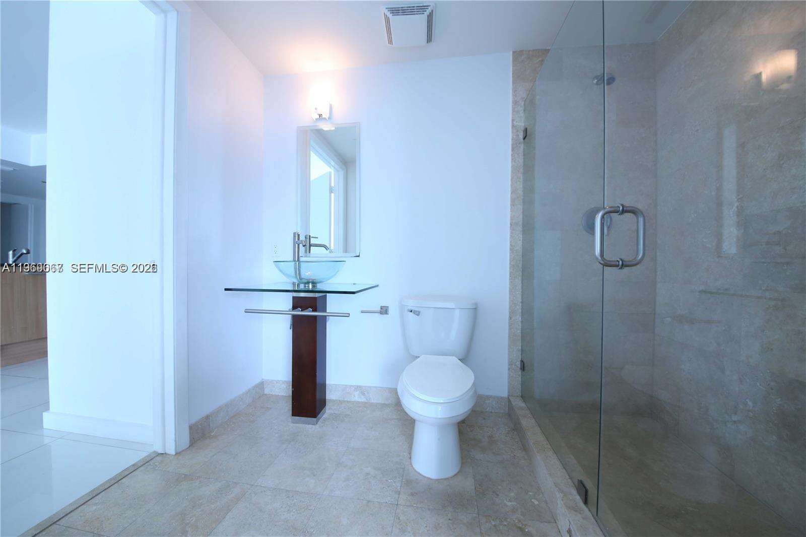 Wind By Neo at 350 Miami Ave, Miami, FL 33130 - For Rent photo 5