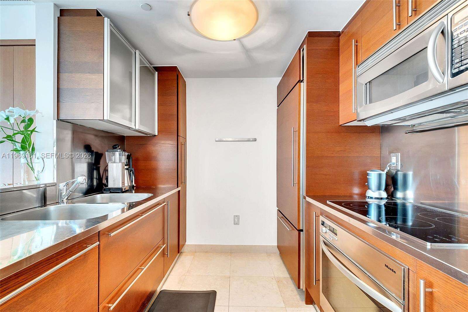 Icon at 450 Alton Rd, Miami Beach, FL 33139 - For Rent photo 4
