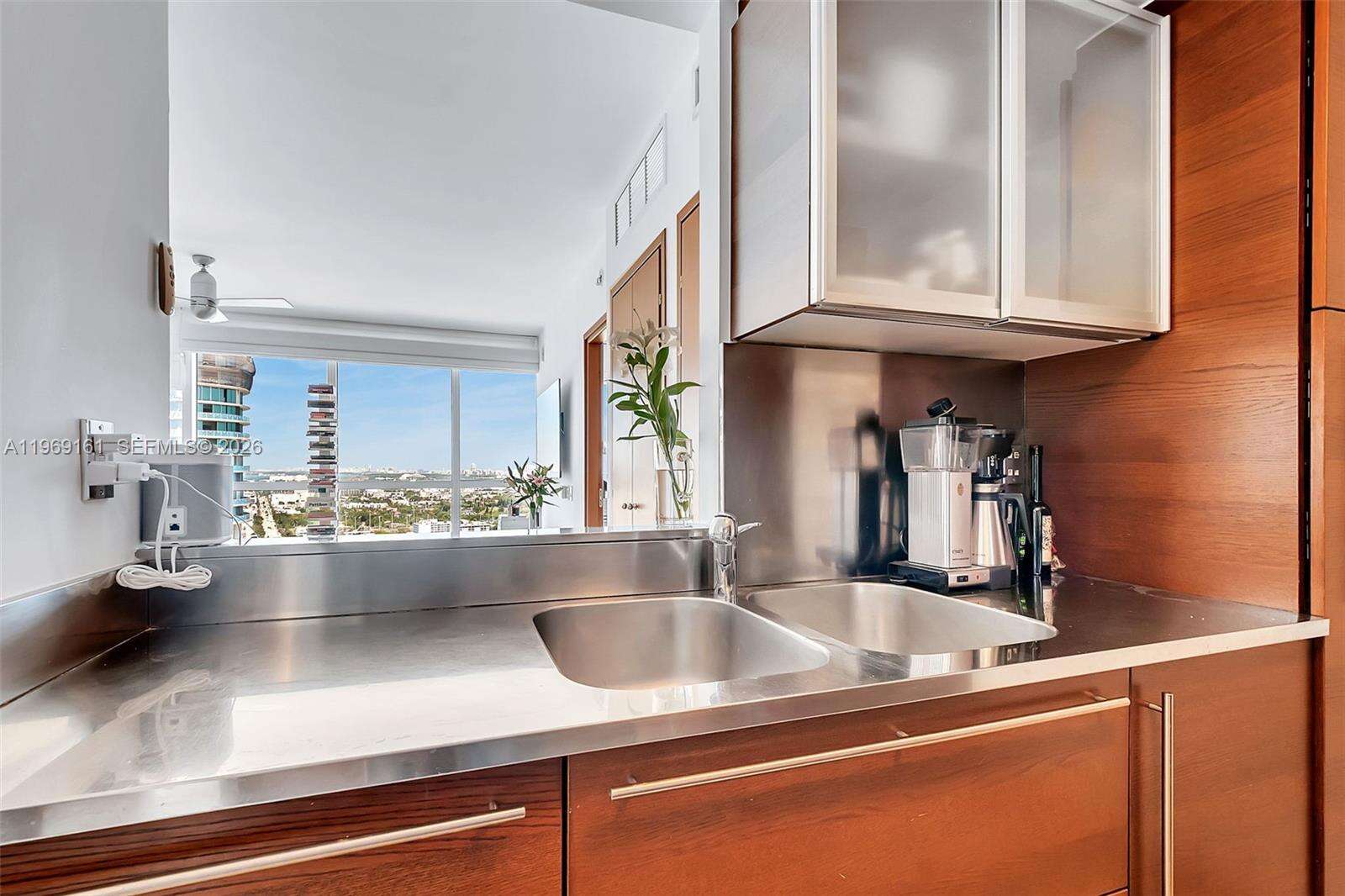 Icon at 450 Alton Rd, Miami Beach, FL 33139 - For Rent photo 6