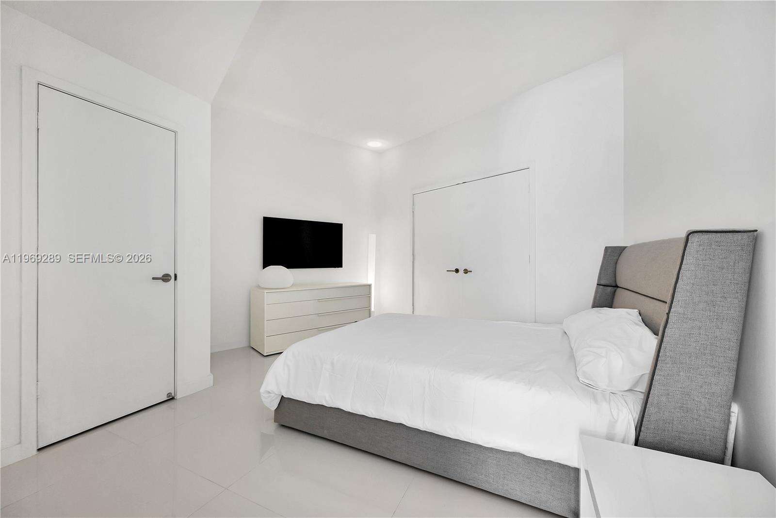 Paramount Miami Worldcenter at 851 1 Ave, Miami, FL 33132 - For Rent photo 11