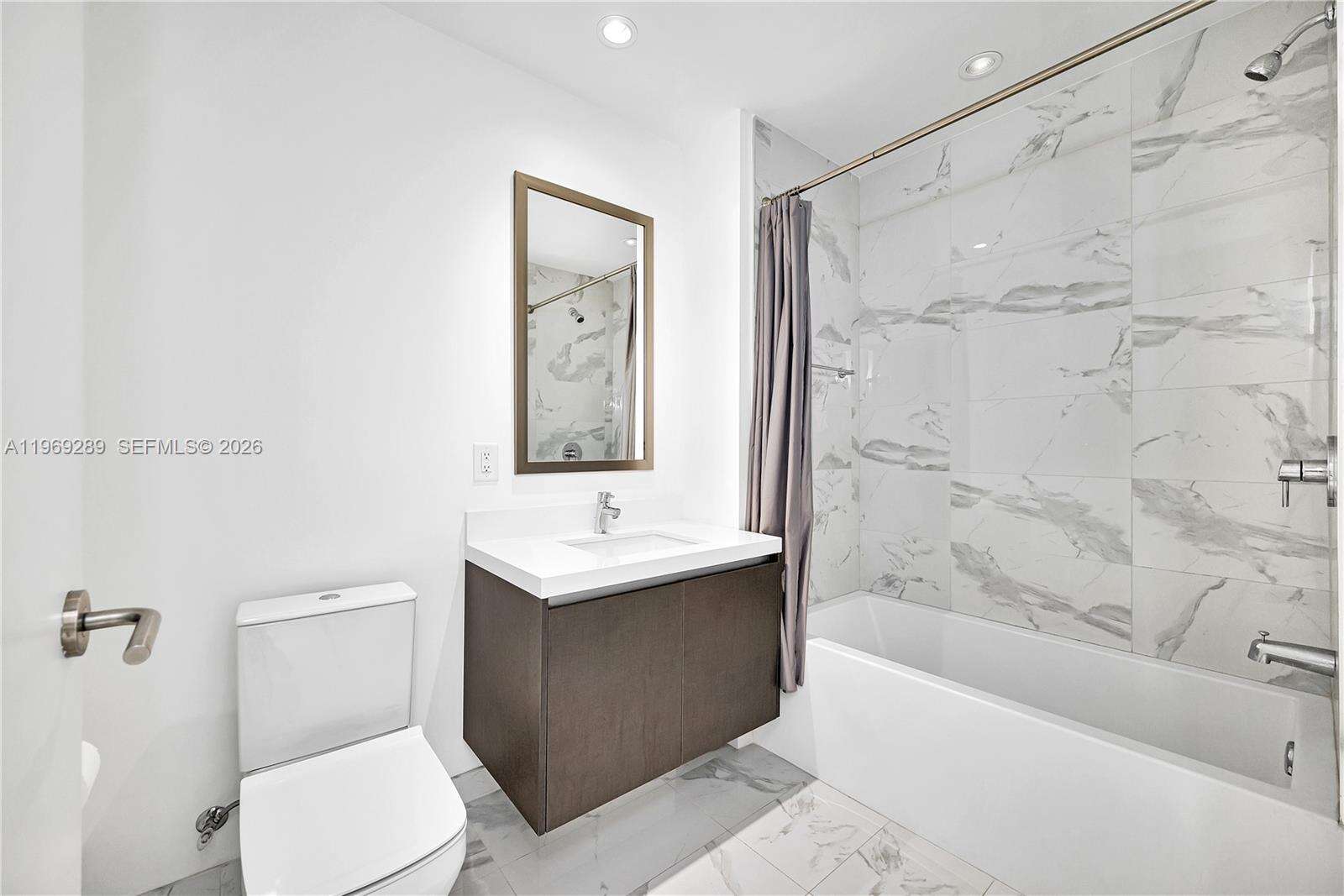 Paramount Miami Worldcenter at 851 1 Ave, Miami, FL 33132 - For Rent photo 13