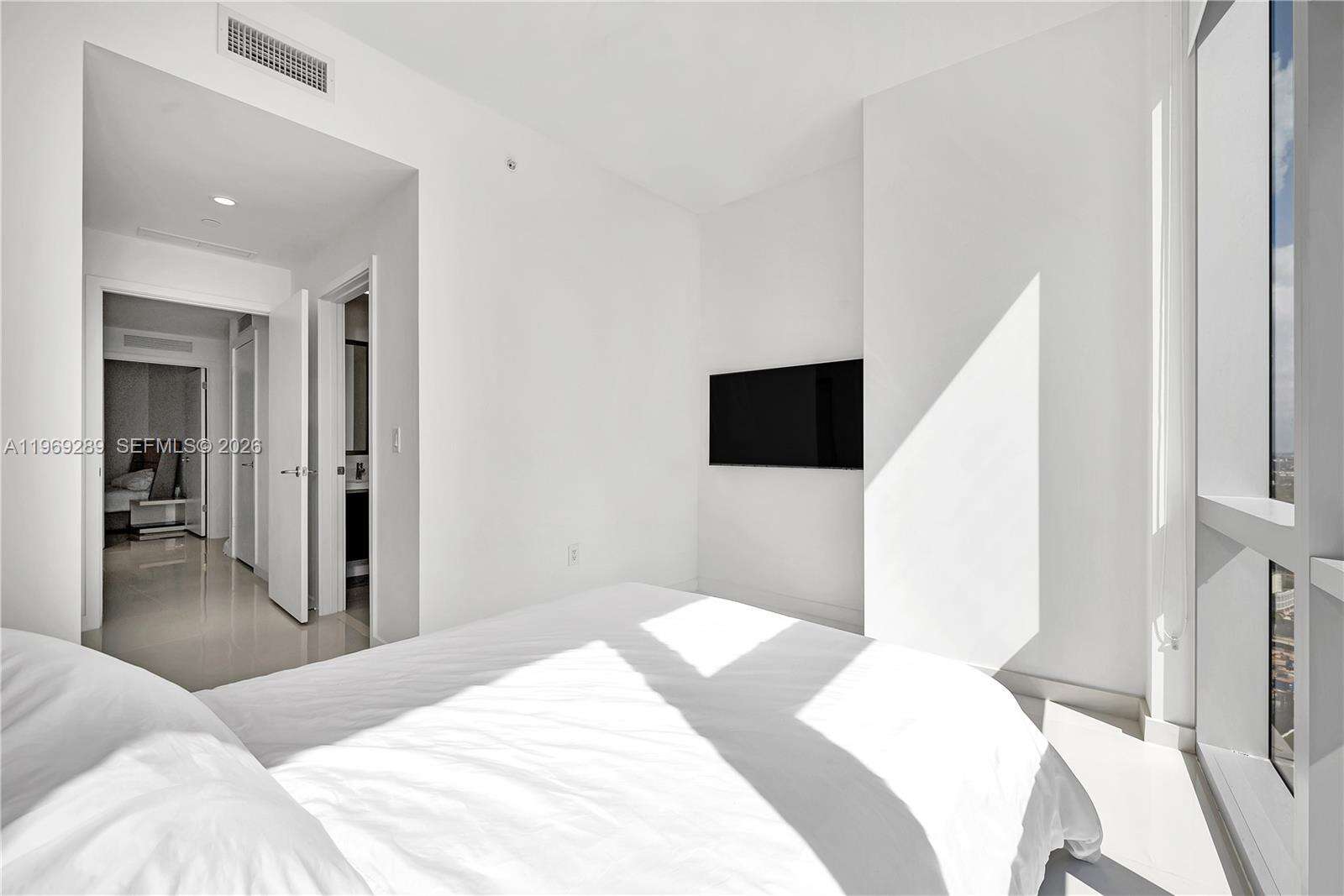Paramount Miami Worldcenter at 851 1 Ave, Miami, FL 33132 - For Rent photo 18