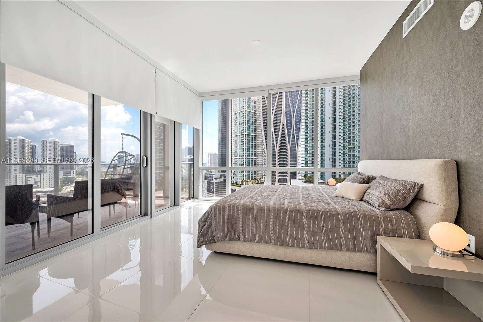 Paramount Miami Worldcenter at 851 1 Ave, Miami, FL 33132 - For Rent photo 21