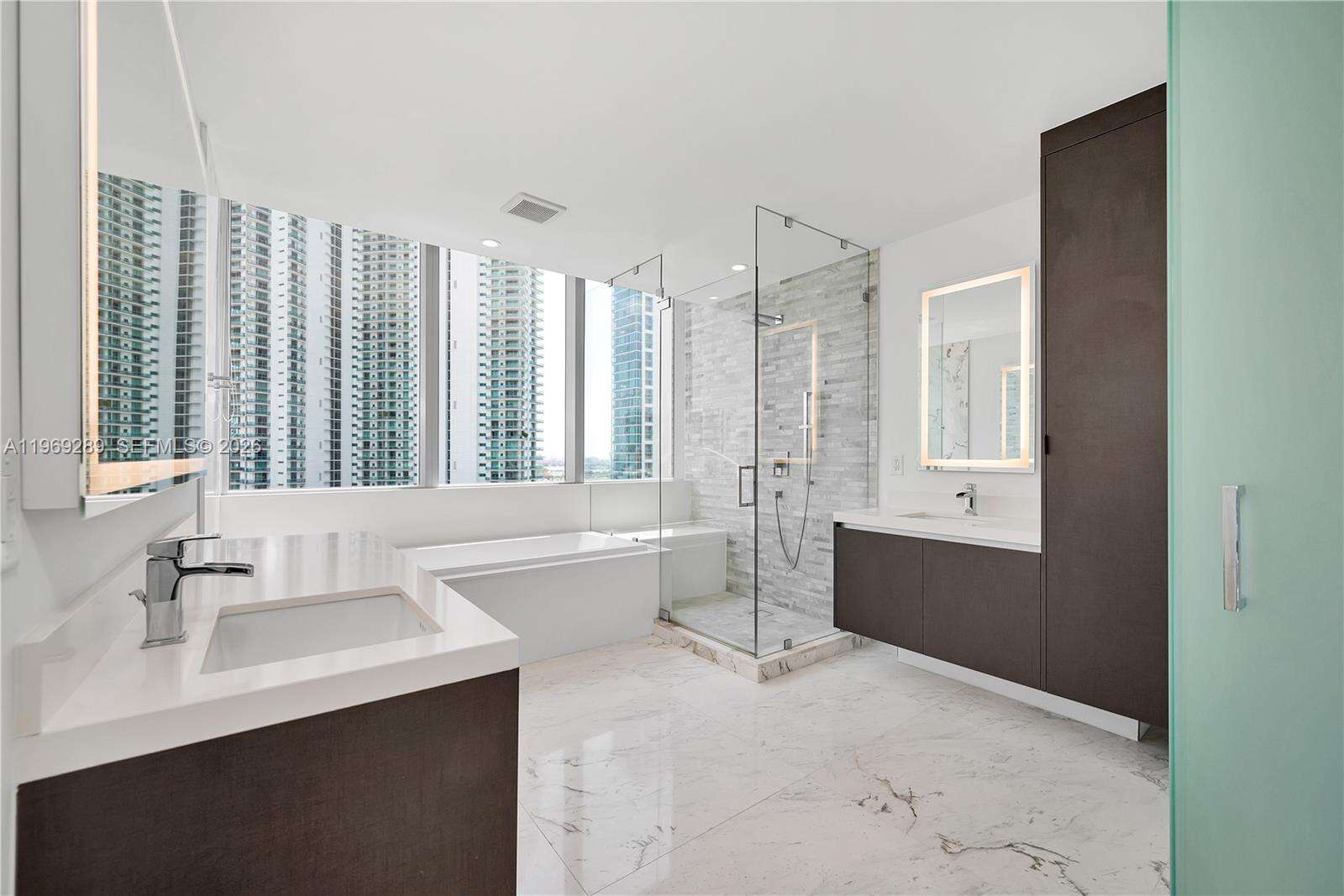 Paramount Miami Worldcenter at 851 1 Ave, Miami, FL 33132 - For Rent photo 25